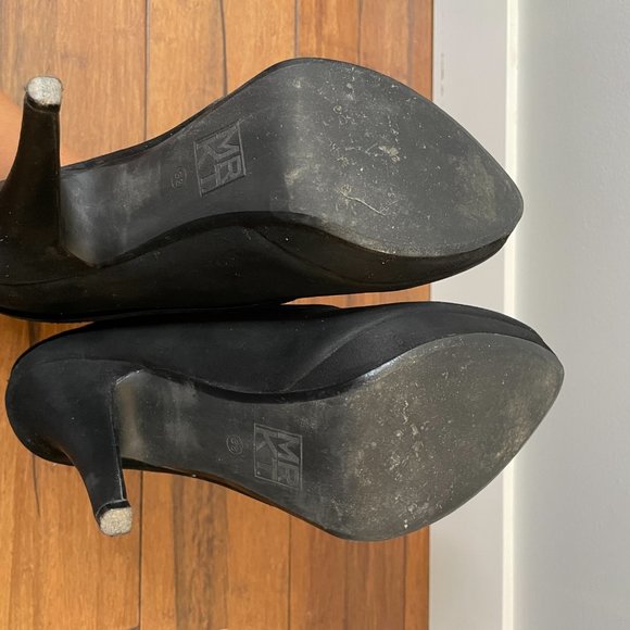 😵 2 FOR $40 // MRKT black suede platforms - Picture 11 of 12